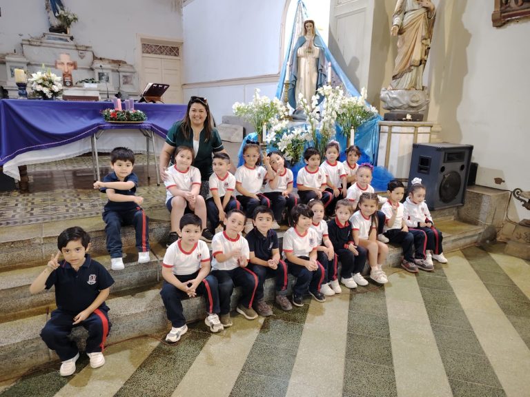 Mes de María Pre kinder C (3)